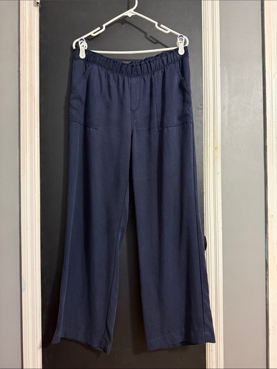 Karen Kane Pants - Karen Kane Relaxed Rayon Blend Navy Pants Size: M Inseam: 29”